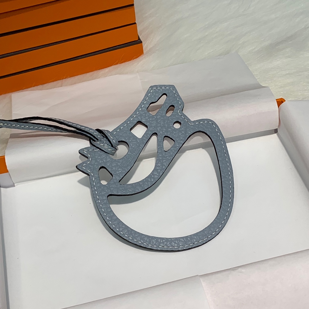 Hermes新款挂饰 爱马仕顶级绵羊皮纯手工缝制镂空马头挂件包包挂件 多色