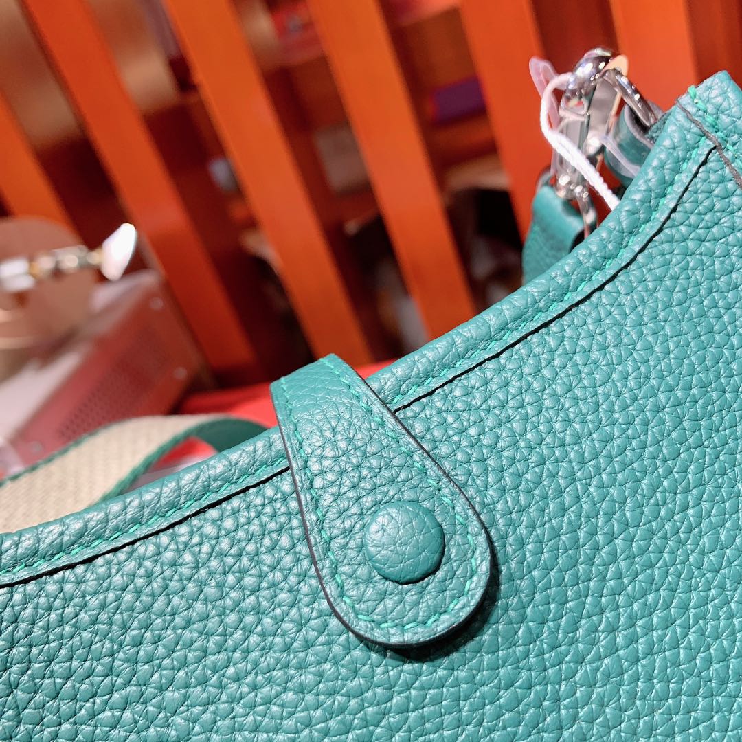 爱马仕单肩斜挎女包 Hermes Mini Evelyne 孔雀绿Togo牛皮伊芙林包 银扣