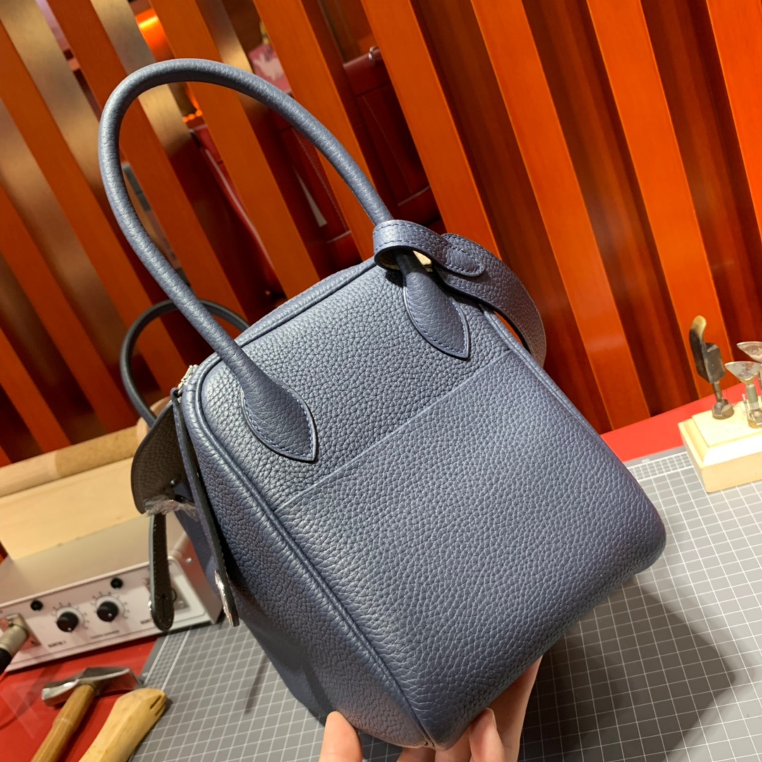 现货 Hermes Lindy30CM 爱马仕宝石蓝拼沥青灰Togo牛皮琳迪包 银扣