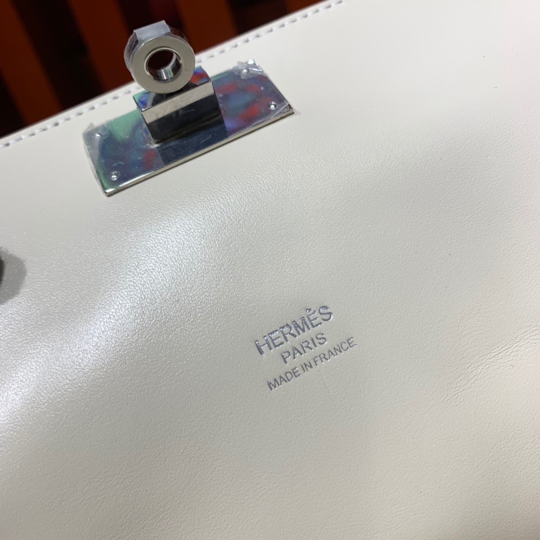 爱马仕牛奶包 Hermes Toolbox20CM cc10奶昔白swift皮手提女包 银扣