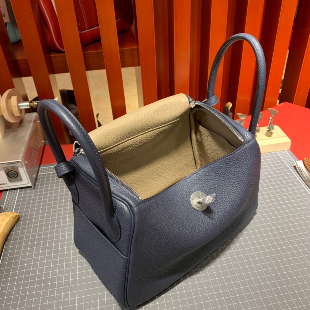现货 Hermes Lindy30CM 爱马仕宝石蓝拼沥青灰Togo牛皮琳迪包 银扣