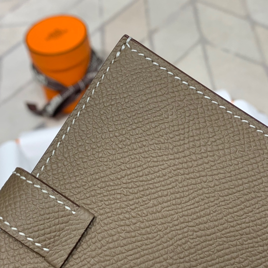 现货 爱马仕钱夹价格 Hermes Bearn 18大象灰epsom牛皮短款钱包 金扣
