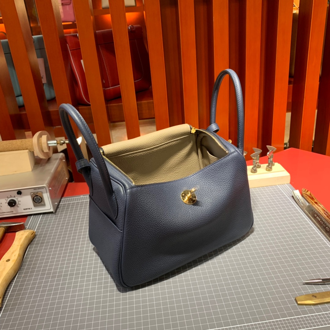 现货 爱马仕拼色琳迪包 Hermes Lindy30CM 宝石蓝拼沥青灰Togo牛皮 金扣