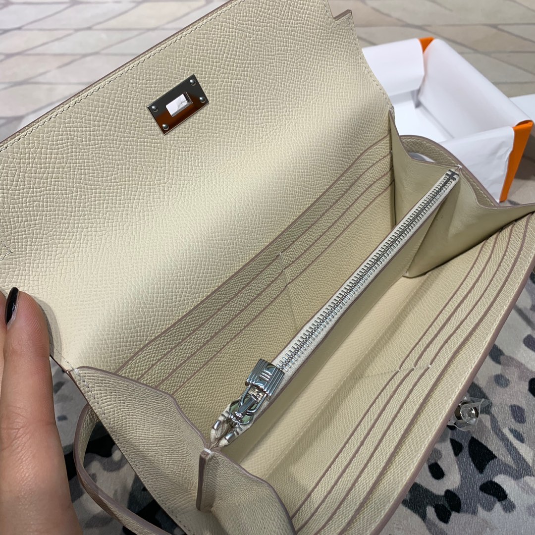 现货 Hermes Kelly Wallet 爱马仕CC10奶昔白Epsom牛皮凯莉手包钱包 银扣