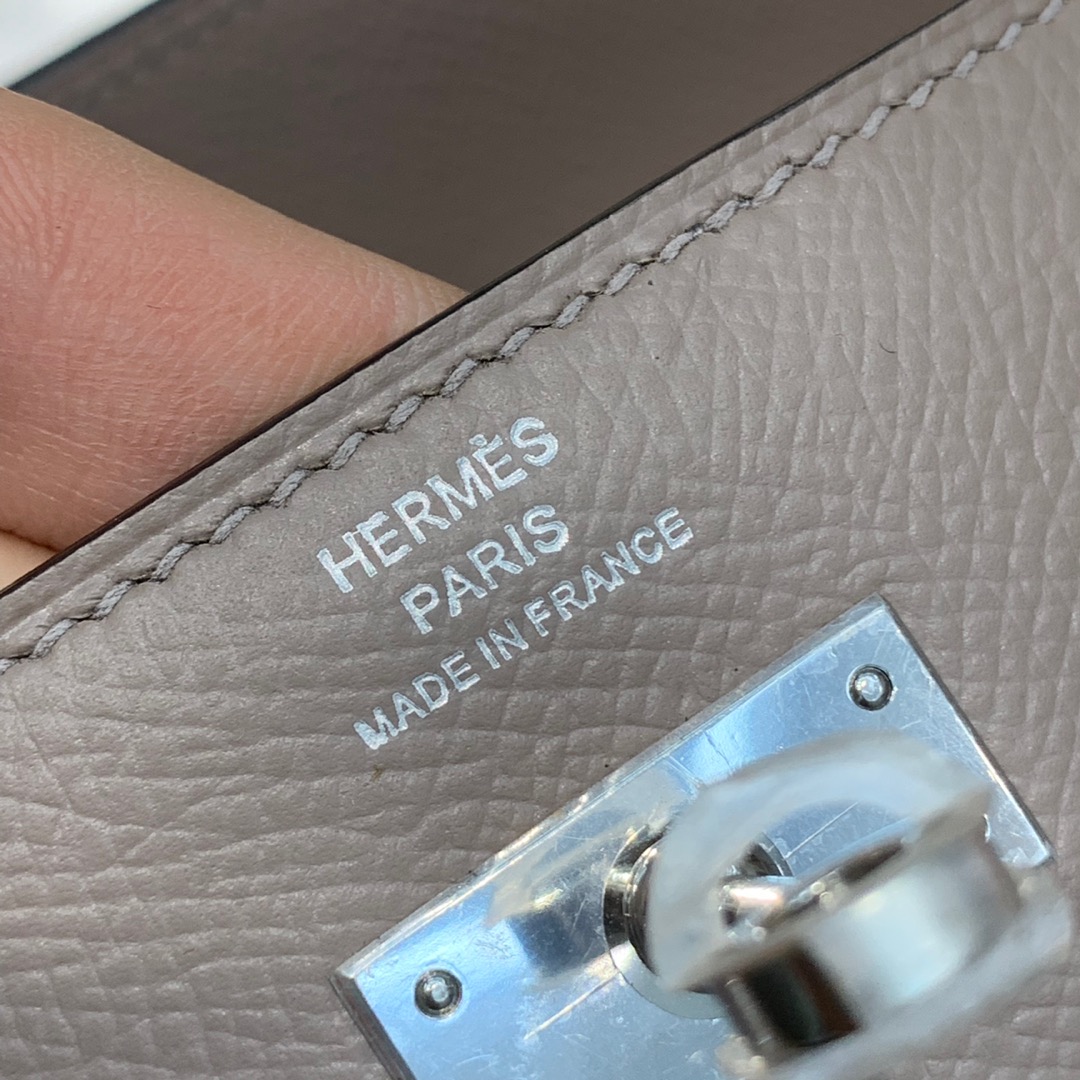 现货 爱马仕凯莉钱夹 Hermes Kelly Wallet M8沥青灰epsom牛皮 银扣