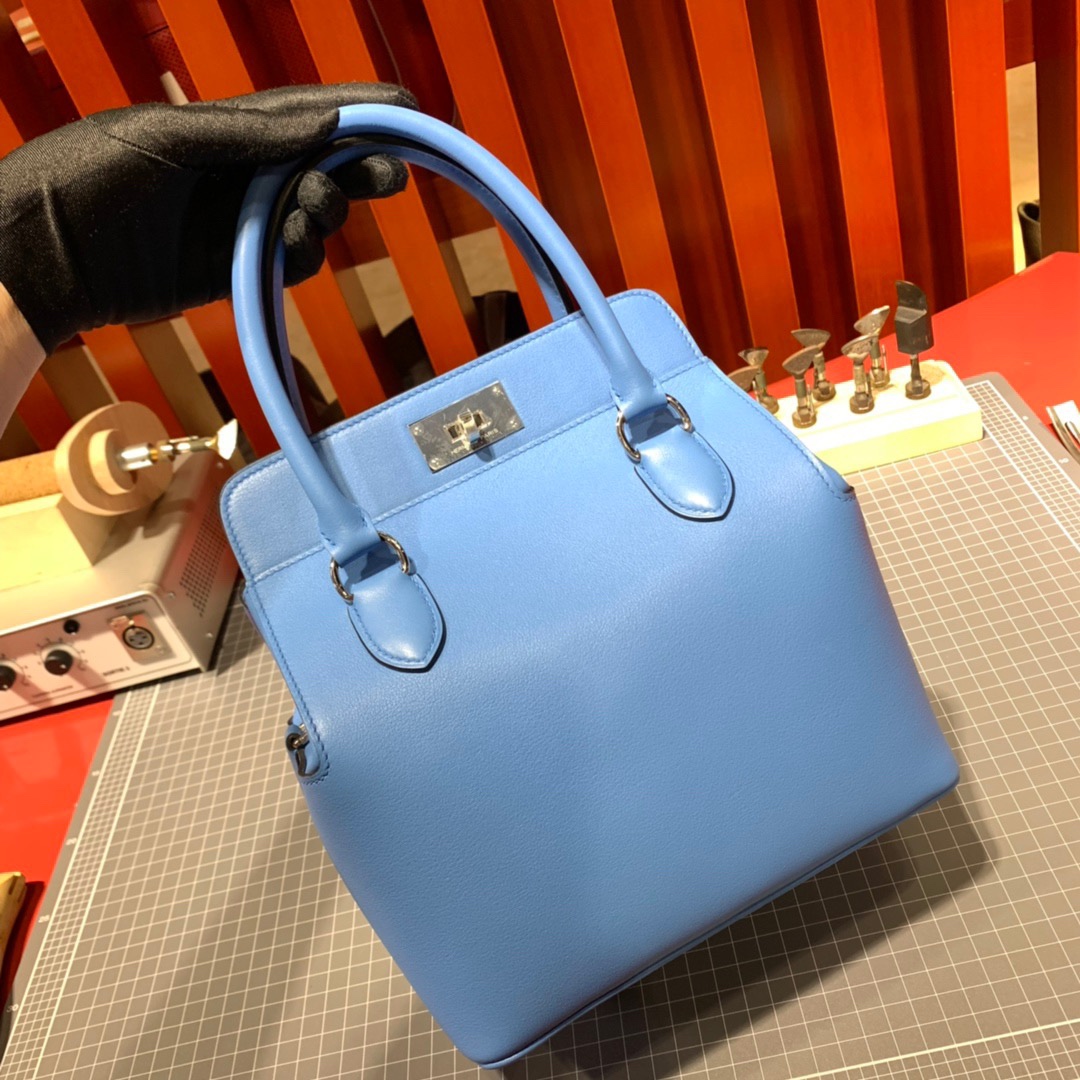 现货 Hermes Toolbox20CM 爱马仕2T天堂蓝进口swift牛皮牛奶包 银扣