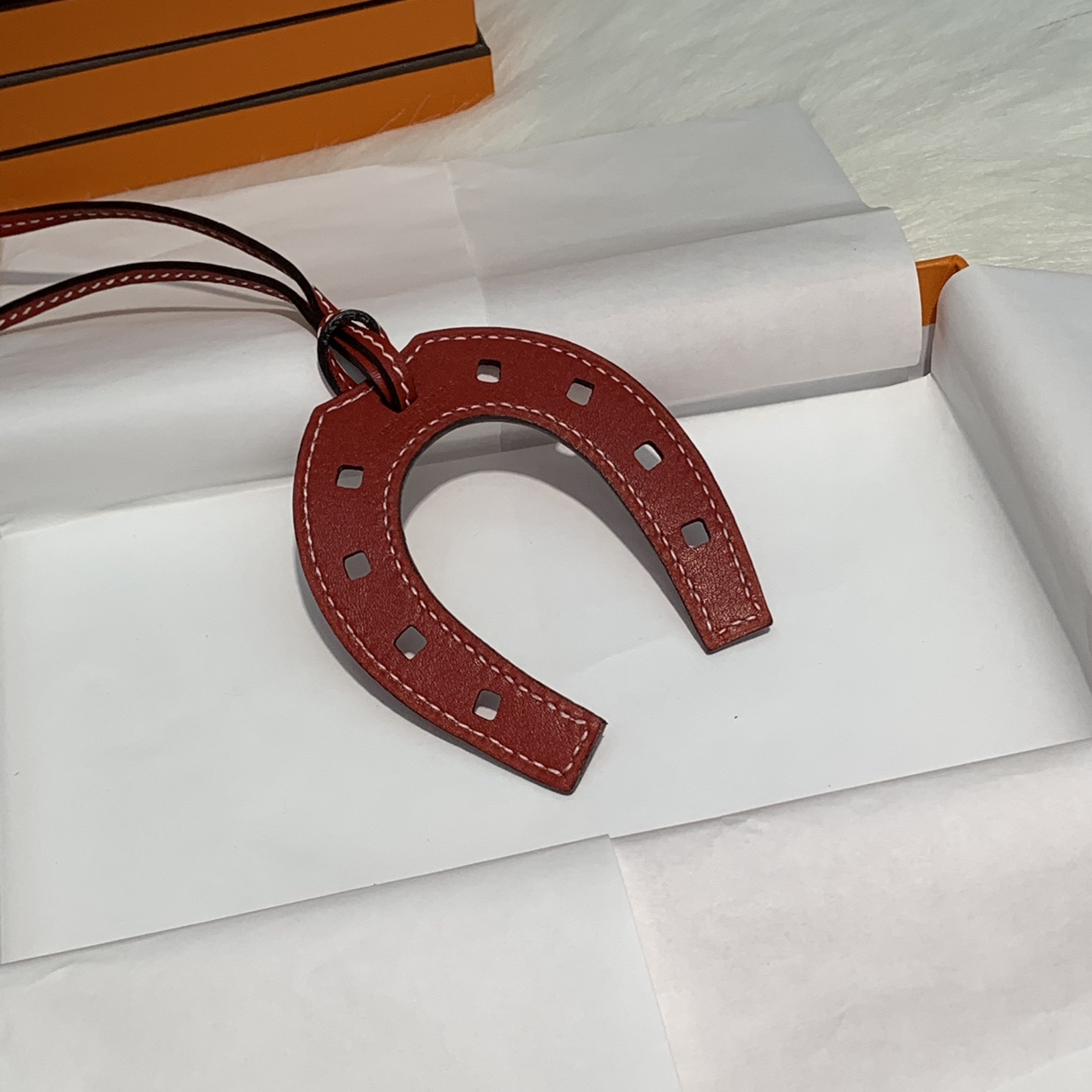 爱马仕挂件批发 Hermes多色原厂绵羊皮纯手工缝制包包马蹄挂件挂饰