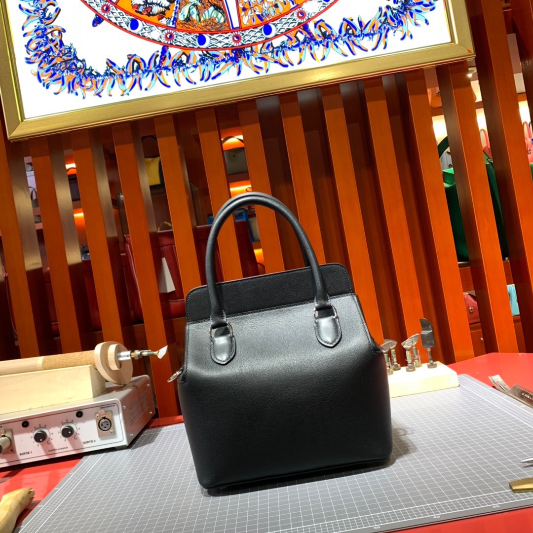 现货 Hermes Toolbox20CM 爱马仕黑色Swift皮Toolbox牛奶包 银扣