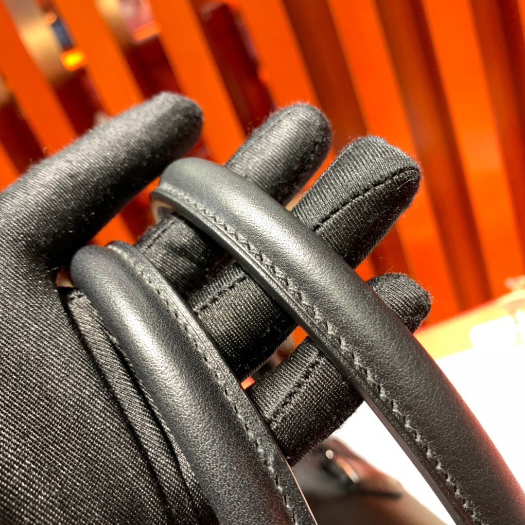 现货 Hermes Toolbox20CM 爱马仕黑色Swift皮Toolbox牛奶包 银扣