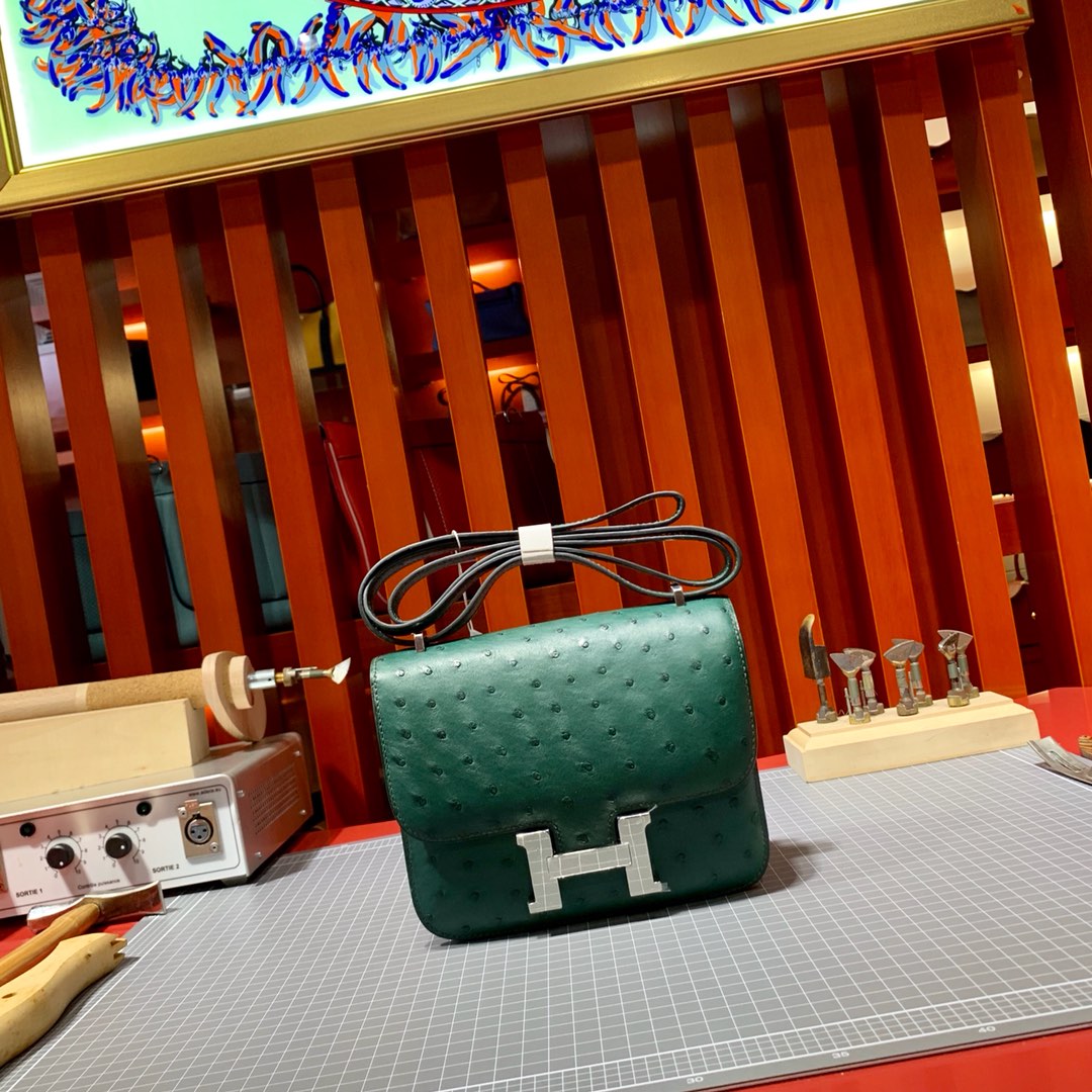 新货 爱马仕鸵鸟皮空姐包 Hermes Constance19CM Z6孔雀绿顶级手缝 银扣