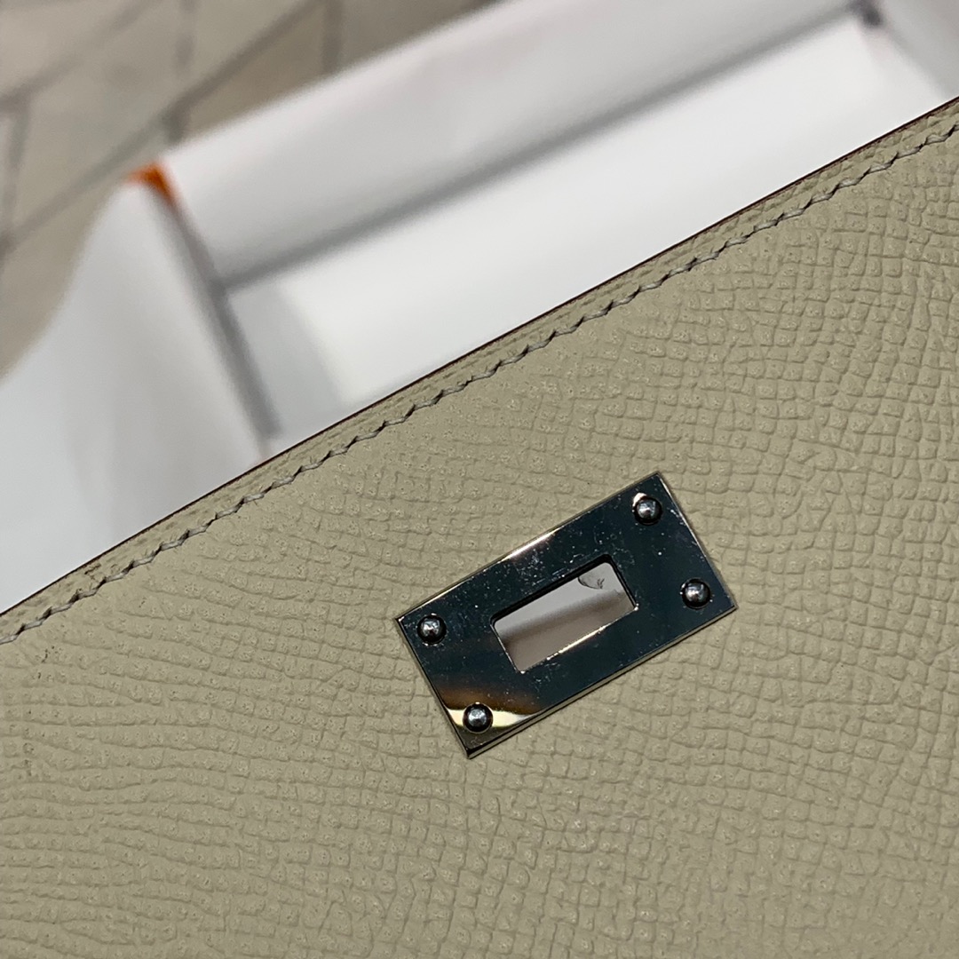 现货 Hermes Kelly Wallet 爱马仕CC10奶昔白Epsom牛皮凯莉手包钱包 银扣