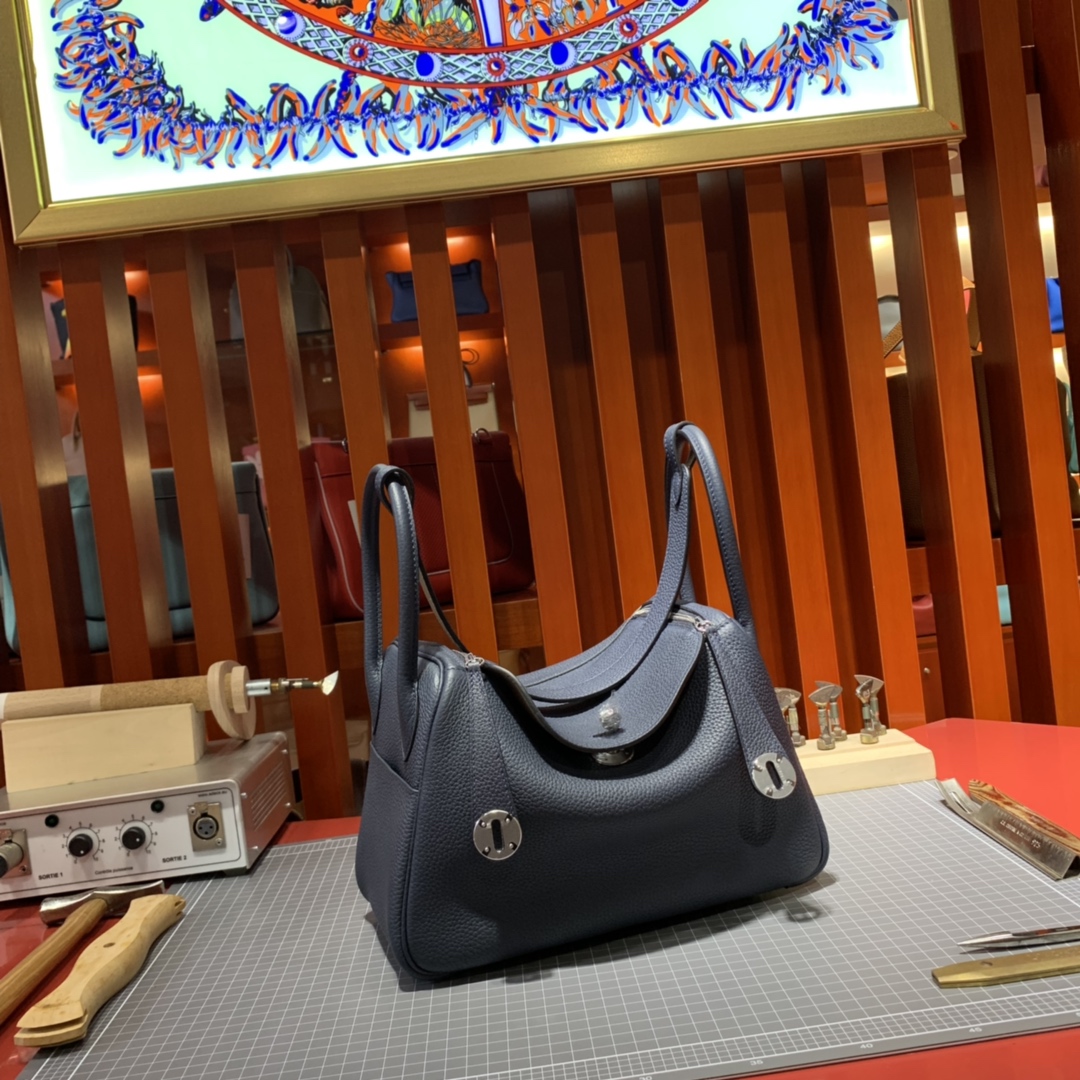 现货 Hermes Lindy30CM 爱马仕宝石蓝拼沥青灰Togo牛皮琳迪包 银扣