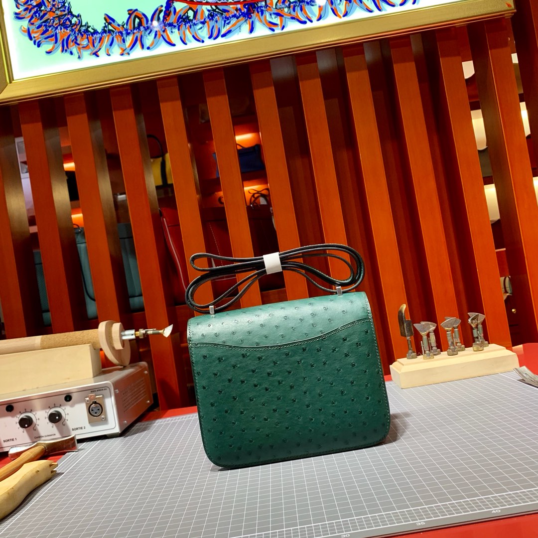 新货 爱马仕鸵鸟皮空姐包 Hermes Constance19CM Z6孔雀绿顶级手缝 银扣