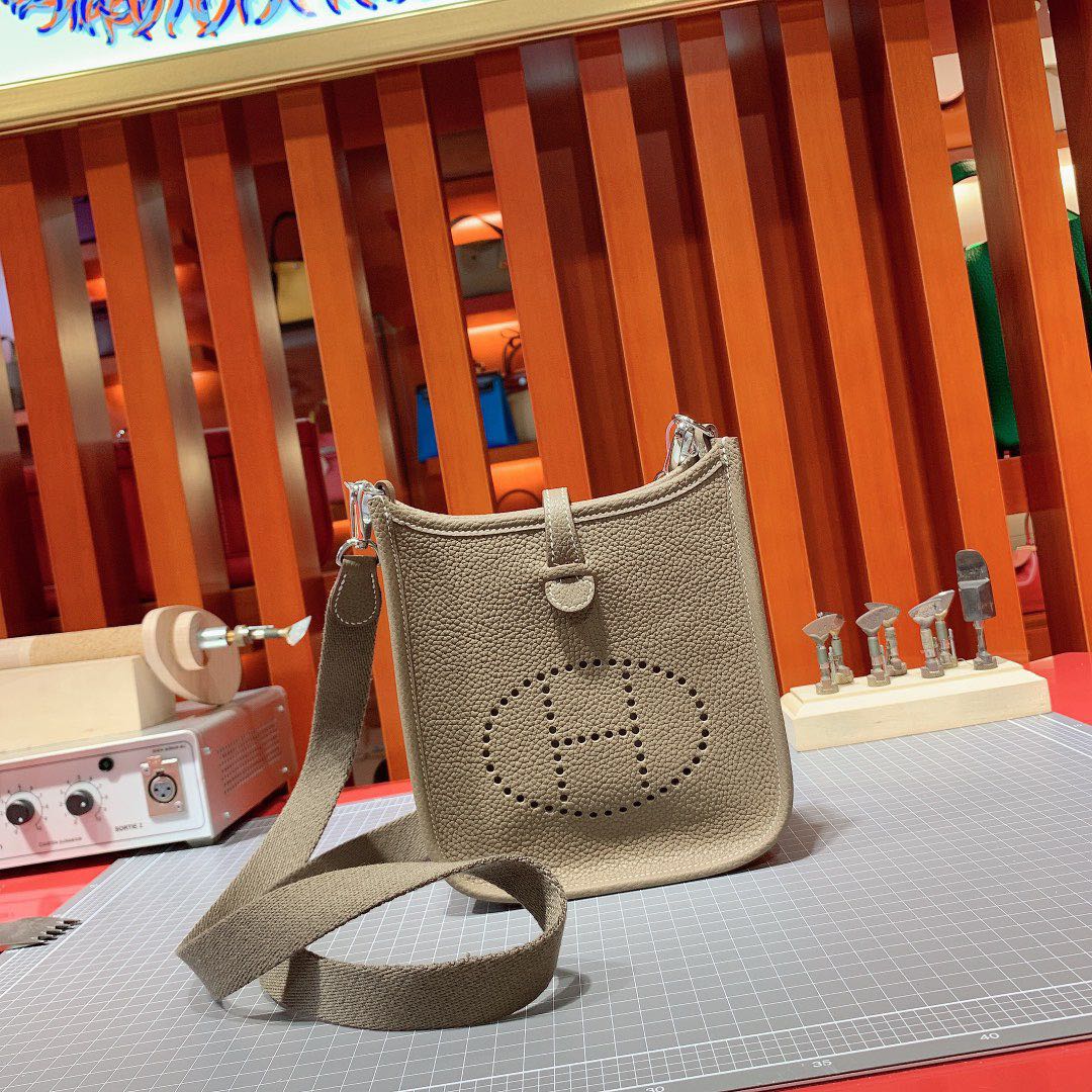 爱马仕女包价格 Hermes Mini Evelyne 原厂Togo牛皮伊芙林包 大象灰