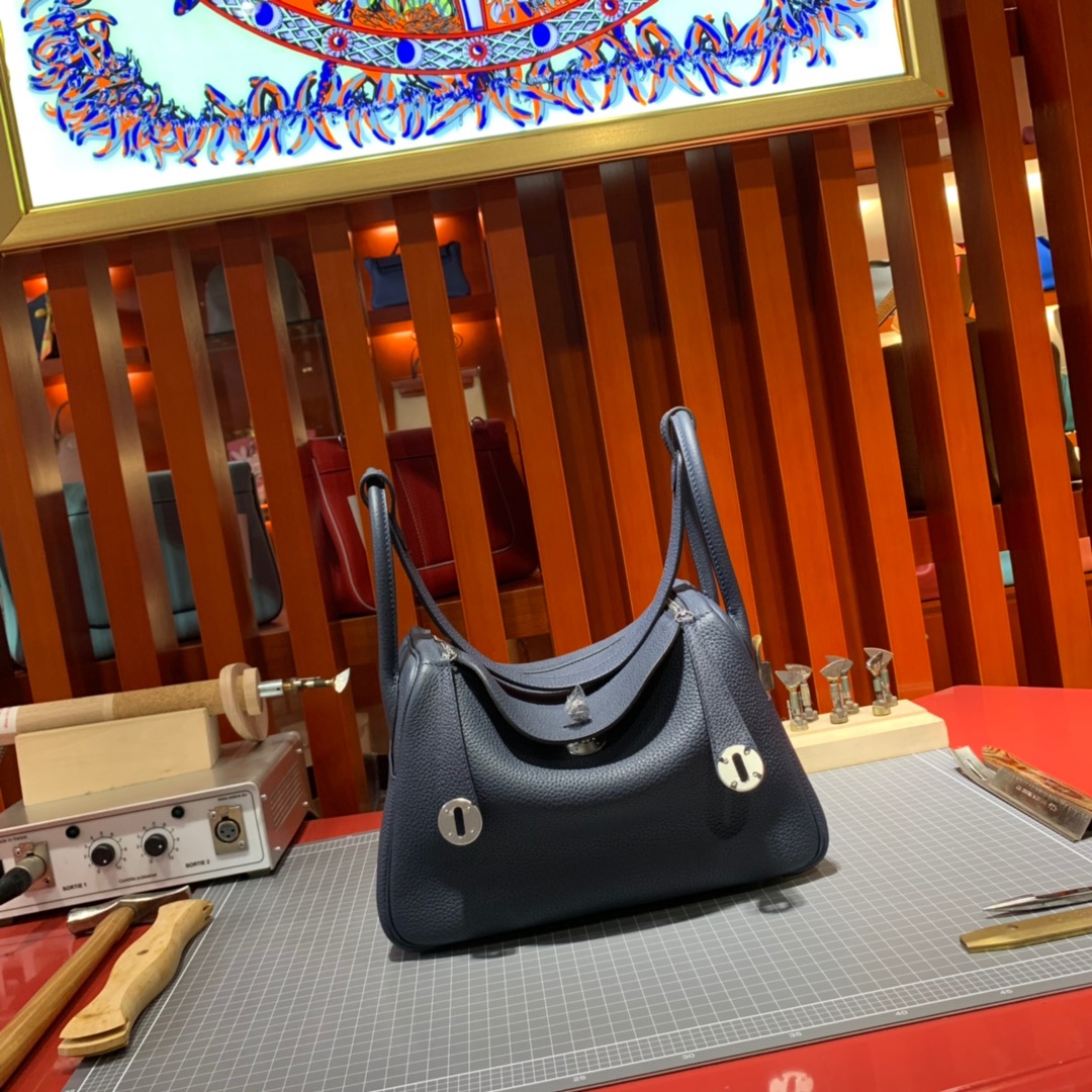 现货 Hermes Lindy30CM 爱马仕宝石蓝拼沥青灰Togo牛皮琳迪包 银扣