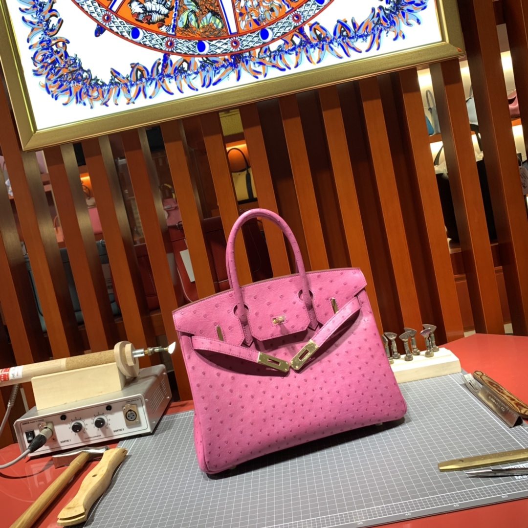 现货 爱马仕铂金包尺寸 Hermes浅玫红色南非鸵鸟皮Birkin30铂金包 金扣