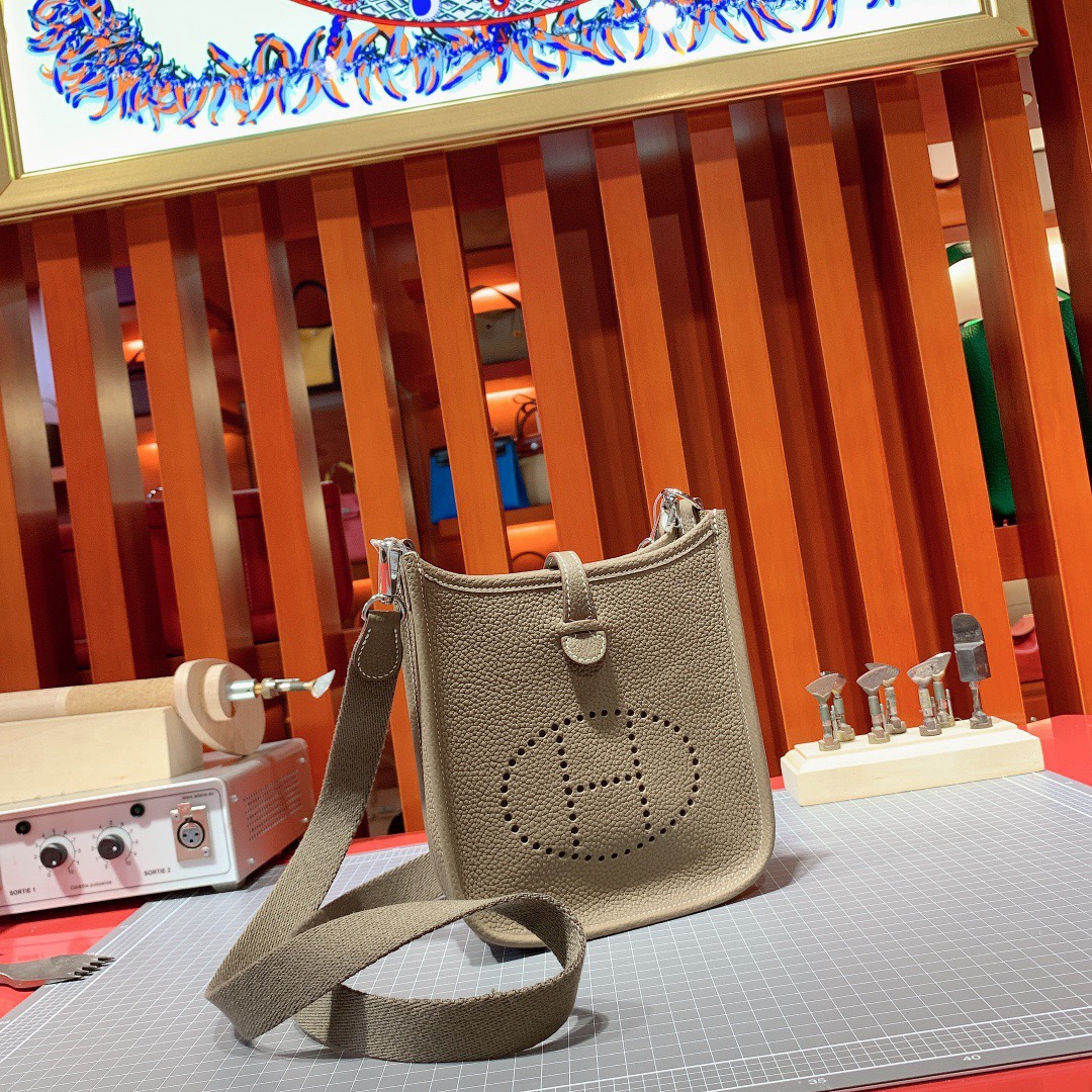爱马仕女包价格 Hermes Mini Evelyne 原厂Togo牛皮伊芙林包 大象灰