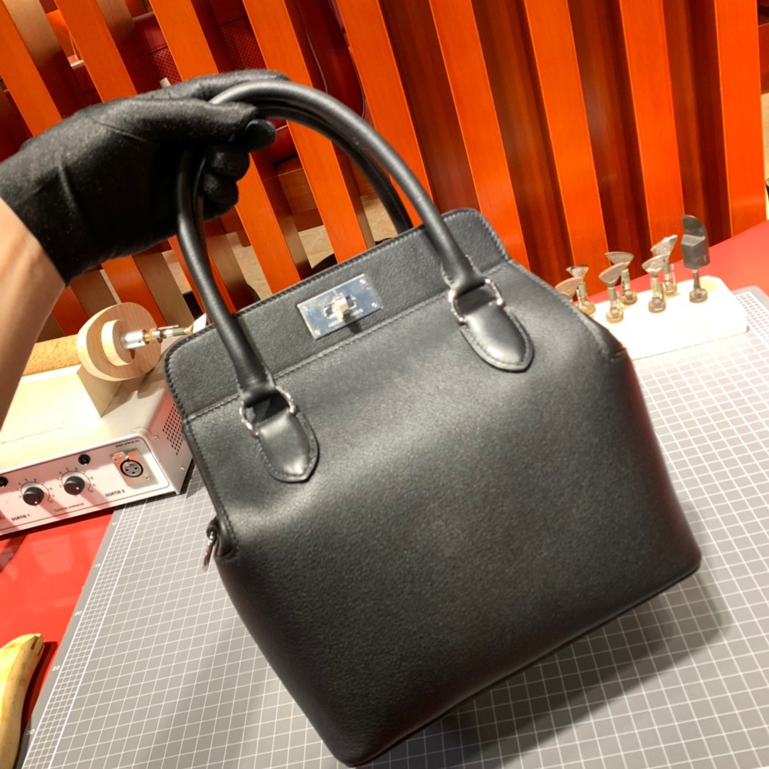 现货 Hermes Toolbox20CM 爱马仕黑色Swift皮Toolbox牛奶包 银扣