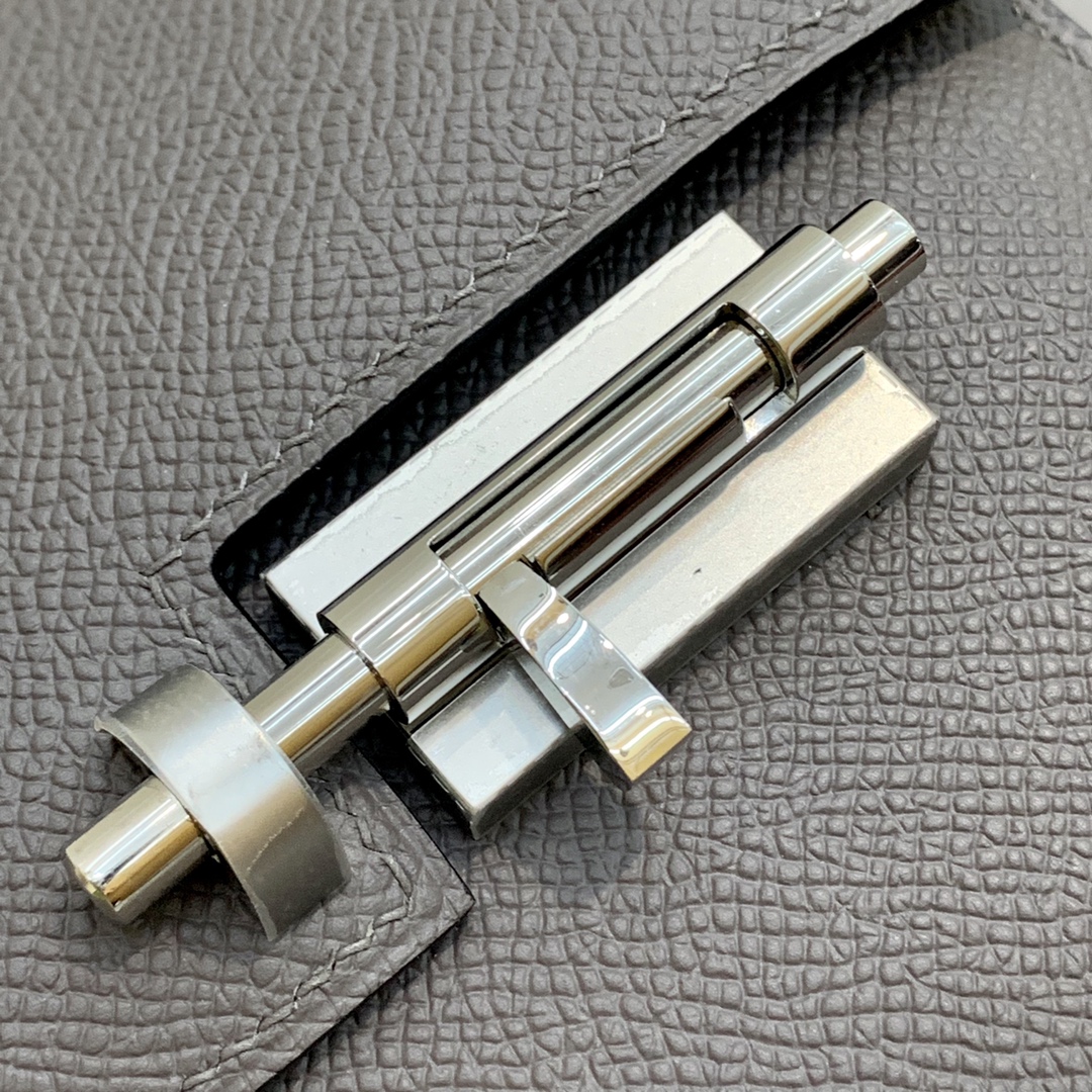 订制 Hermes Verrou18CM 爱马仕8F锡器灰Epsom牛皮手枪包链条斜挎女包 银扣