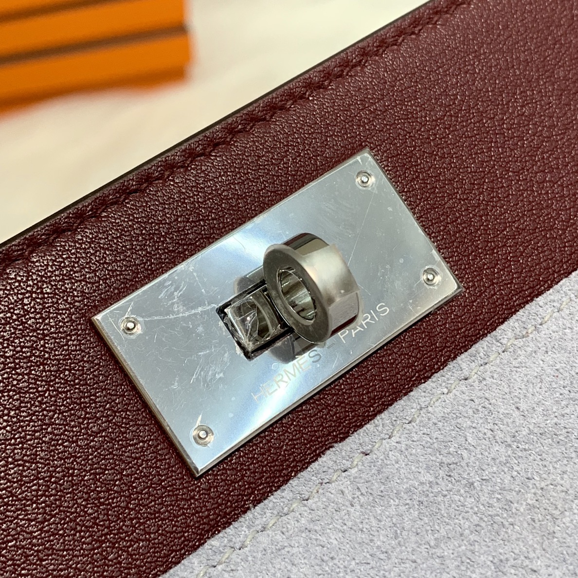 订制 爱马仕拼色牛奶包工具箱 Hermes Toolbox20CM 酒红色swift皮拼磨砂皮 银扣