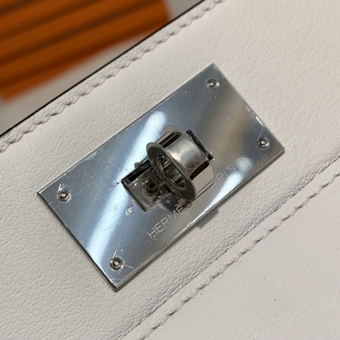 定制 Hermes爱马仕纯白色拼黑色拼小鸡黄swift牛皮Toolbox工具箱牛奶包20CM 银扣