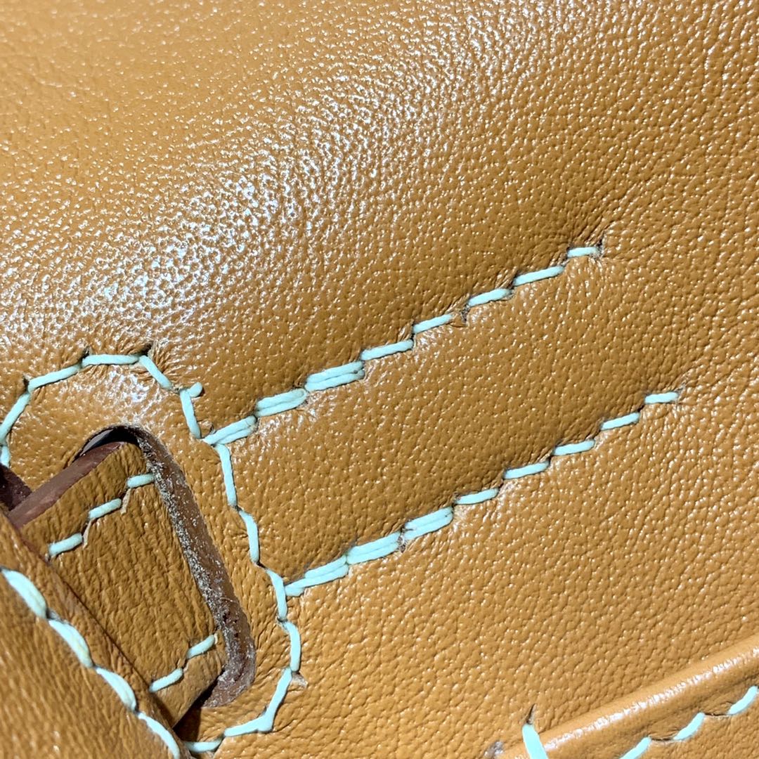 爱马仕包包批发 Hermes Kelly Danse 金棕色进口Swift牛皮多种背法 金扣