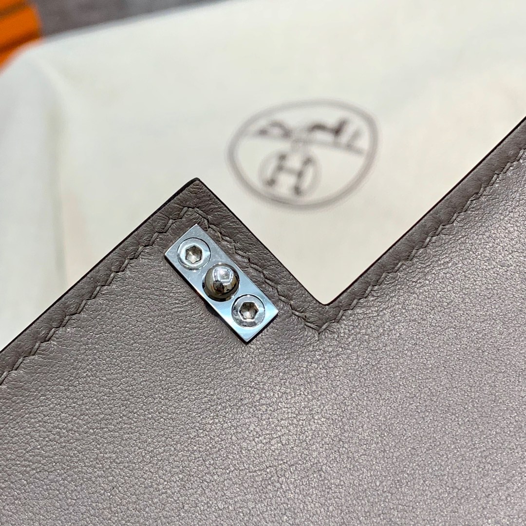 订制 Hermes Verrou18CM 爱马仕8F锡器灰Epsom牛皮手枪包链条斜挎女包 银扣