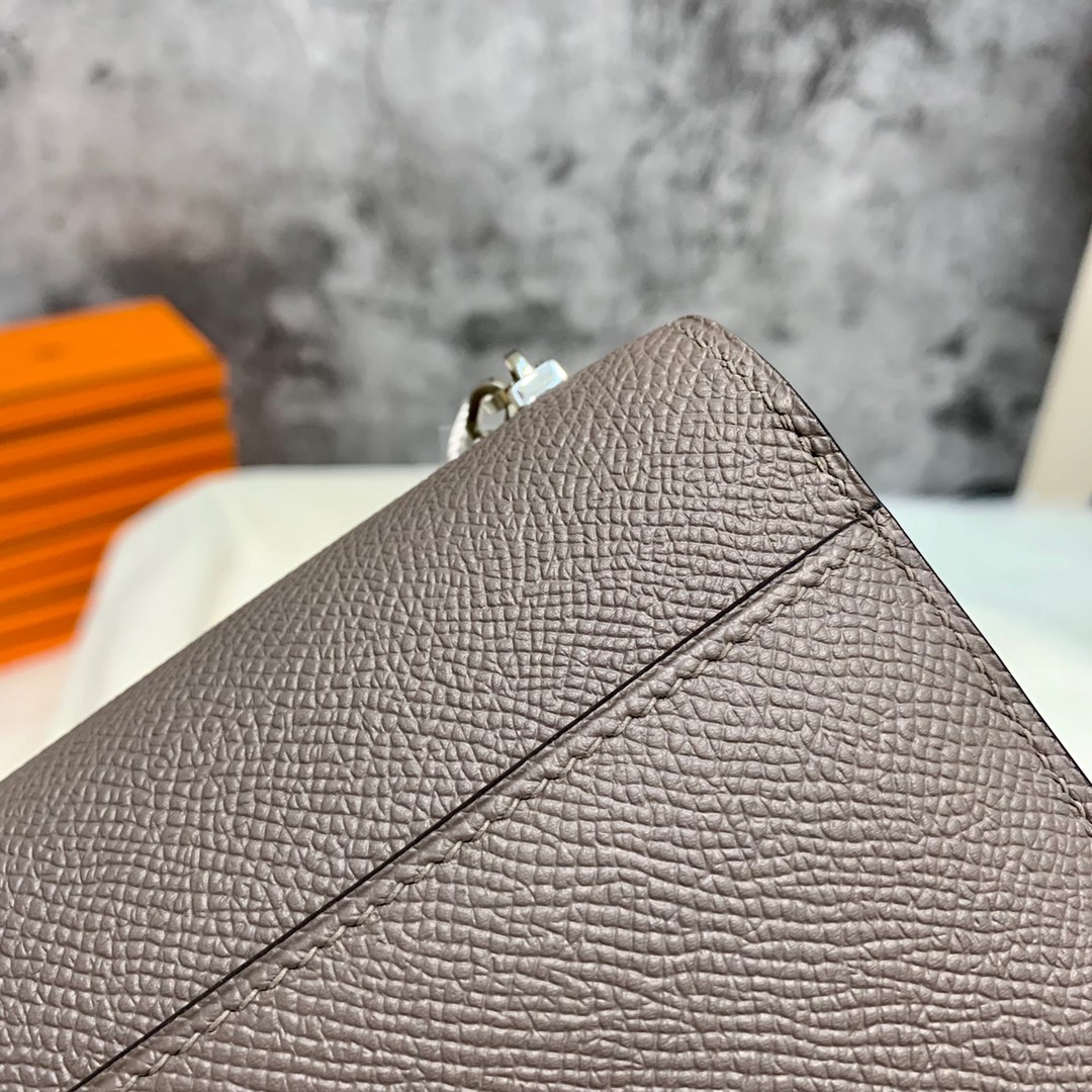 订制 Hermes Verrou18CM 爱马仕8F锡器灰Epsom牛皮手枪包链条斜挎女包 银扣