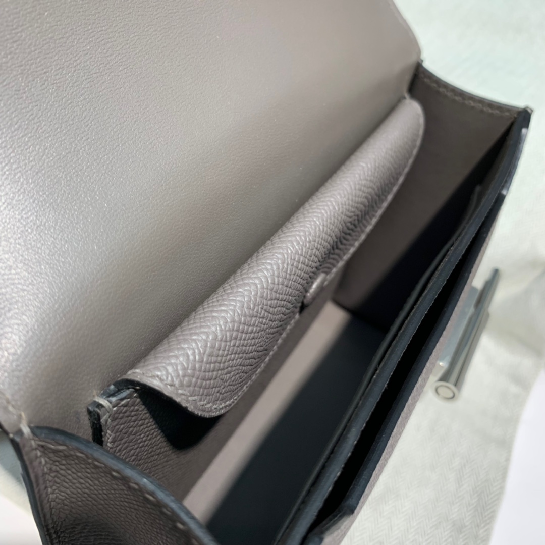 订制 Hermes Verrou18CM 爱马仕8F锡器灰Epsom牛皮手枪包链条斜挎女包 银扣