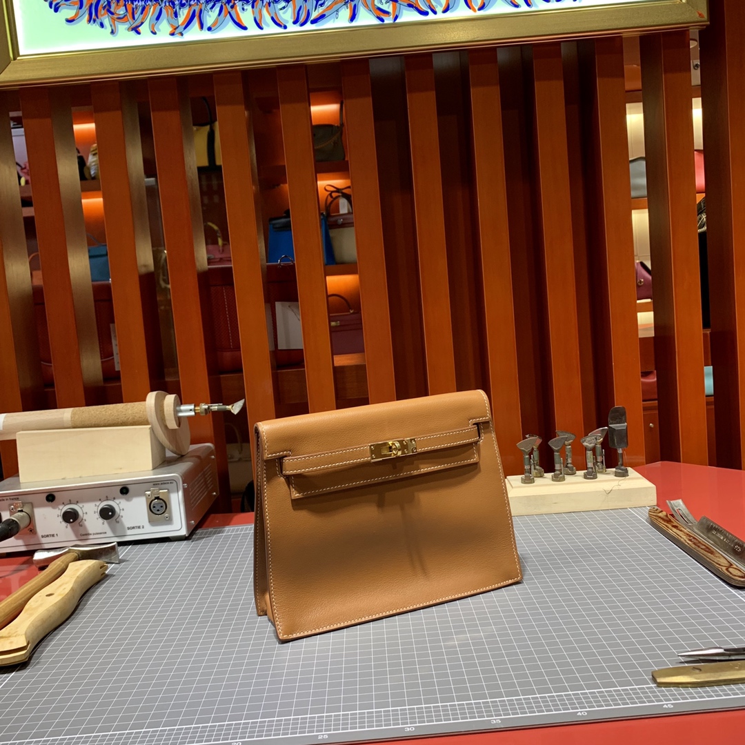爱马仕包包批发 Hermes Kelly Danse 金棕色进口Swift牛皮多种背法 金扣