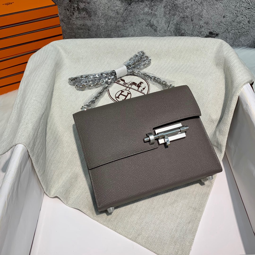 订制 Hermes Verrou18CM 爱马仕8F锡器灰Epsom牛皮手枪包链条斜挎女包 银扣