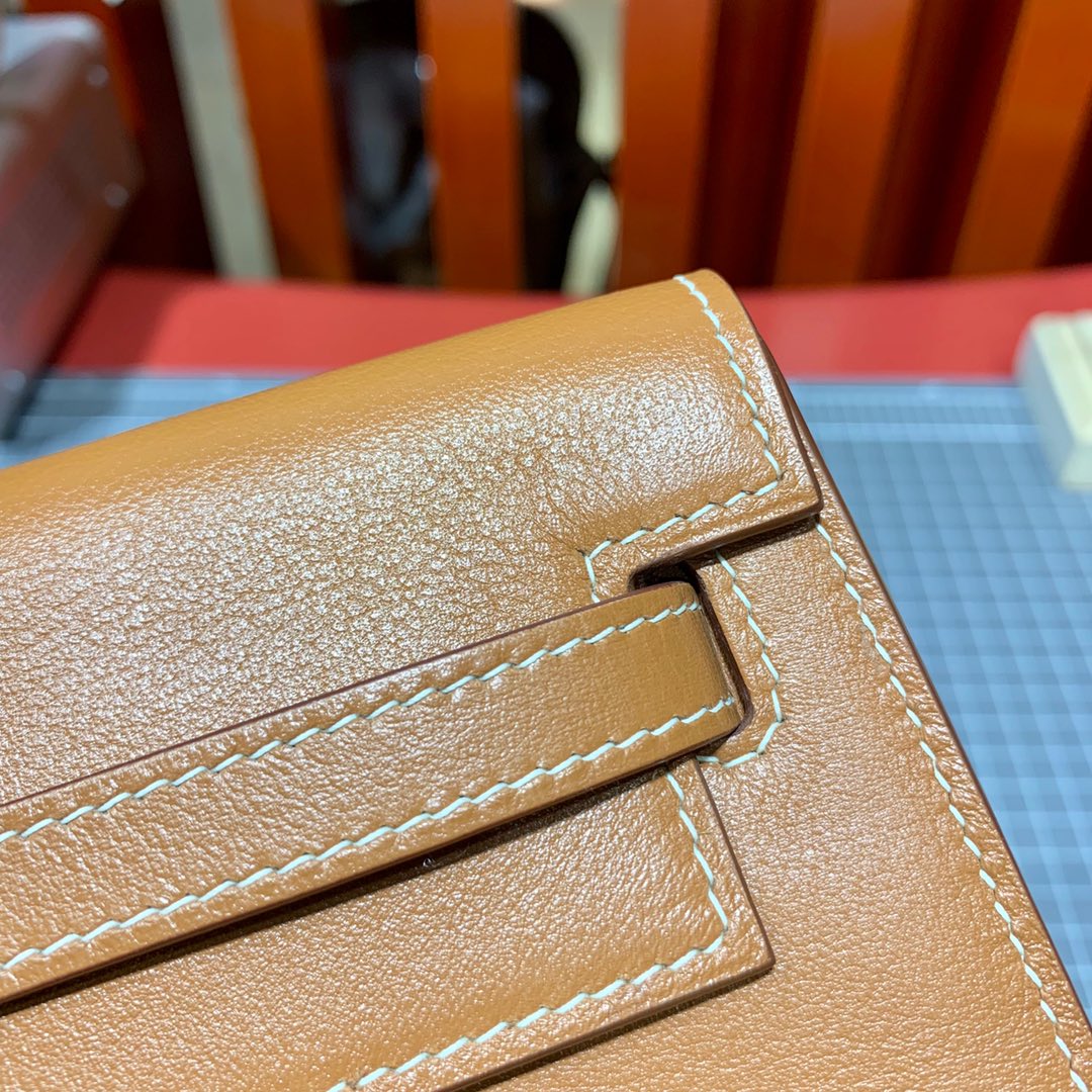 爱马仕包包批发 Hermes Kelly Danse 金棕色进口Swift牛皮多种背法 金扣