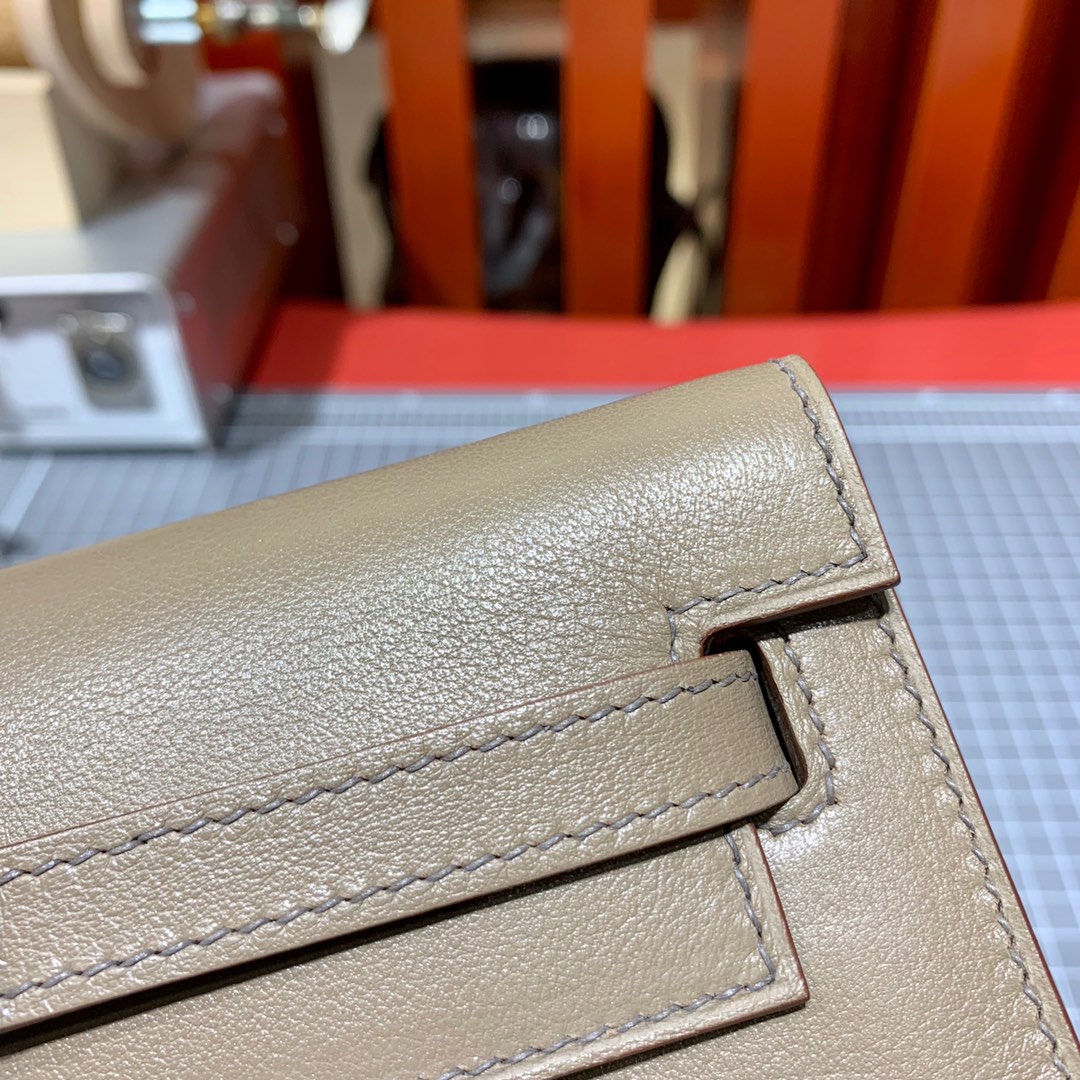 爱马仕新款女包 Hermes Kelly Danse 原厂Swift牛皮蜡线手缝单肩包手拿包 银扣