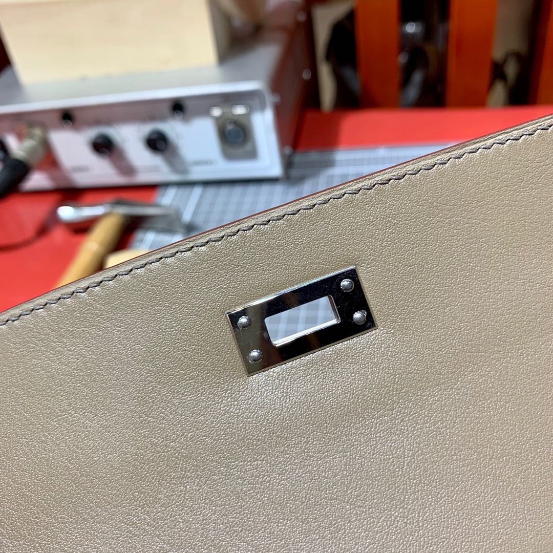 爱马仕新款女包 Hermes Kelly Danse 原厂Swift牛皮蜡线手缝单肩包手拿包 银扣