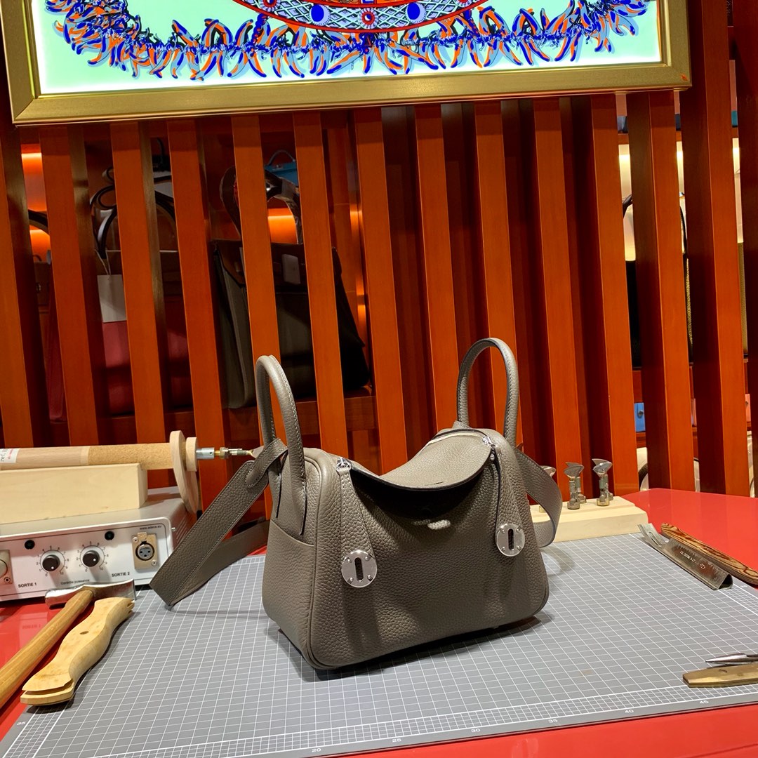 爱马仕迷你琳迪包 Hermes Mini Lindy20CM 8F锡器灰TC牛皮 金扣/银扣