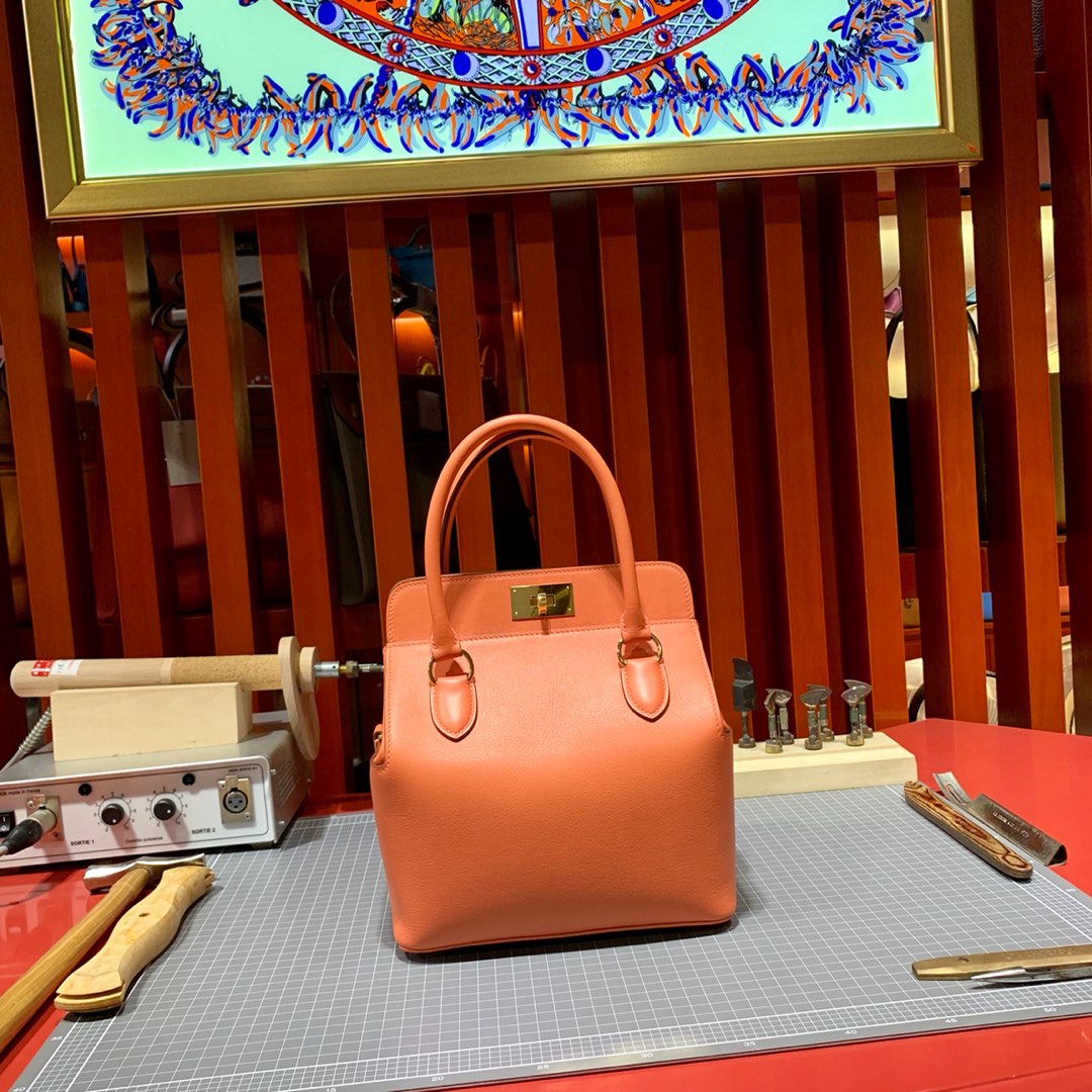 Hermes女包价格 爱马仕进口Swift牛皮工具包盒子包Toolbox20cm 金扣