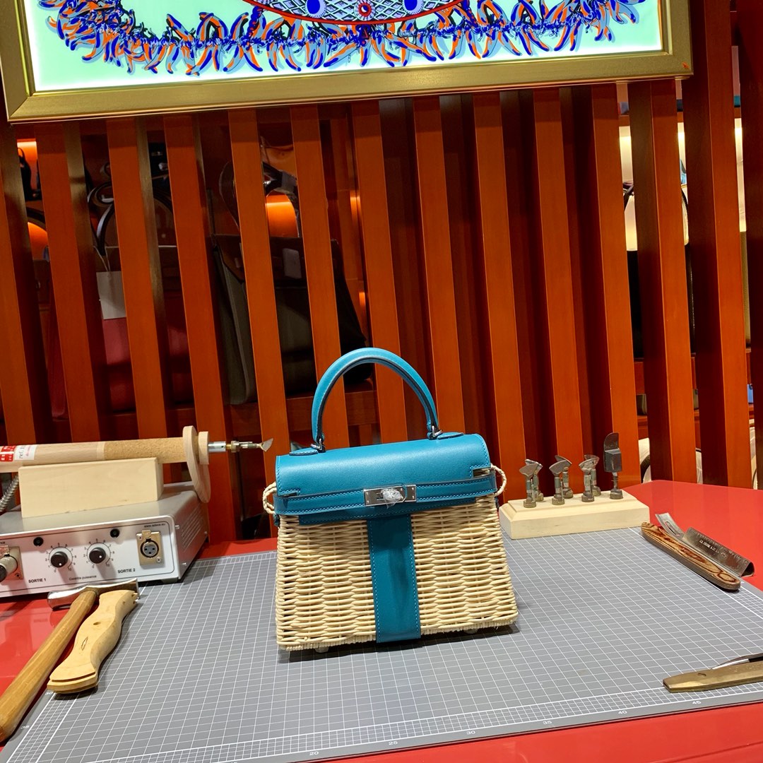 爱马仕新款凯莉包 Hermes伊兹密尔蓝山羊皮拼藤条野餐包Kelly Picnic 20cm