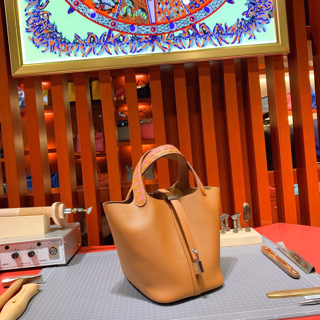 Hermes Picotin18CM 爱马仕Epsom皮水桶包编织手柄 土黄色 银扣