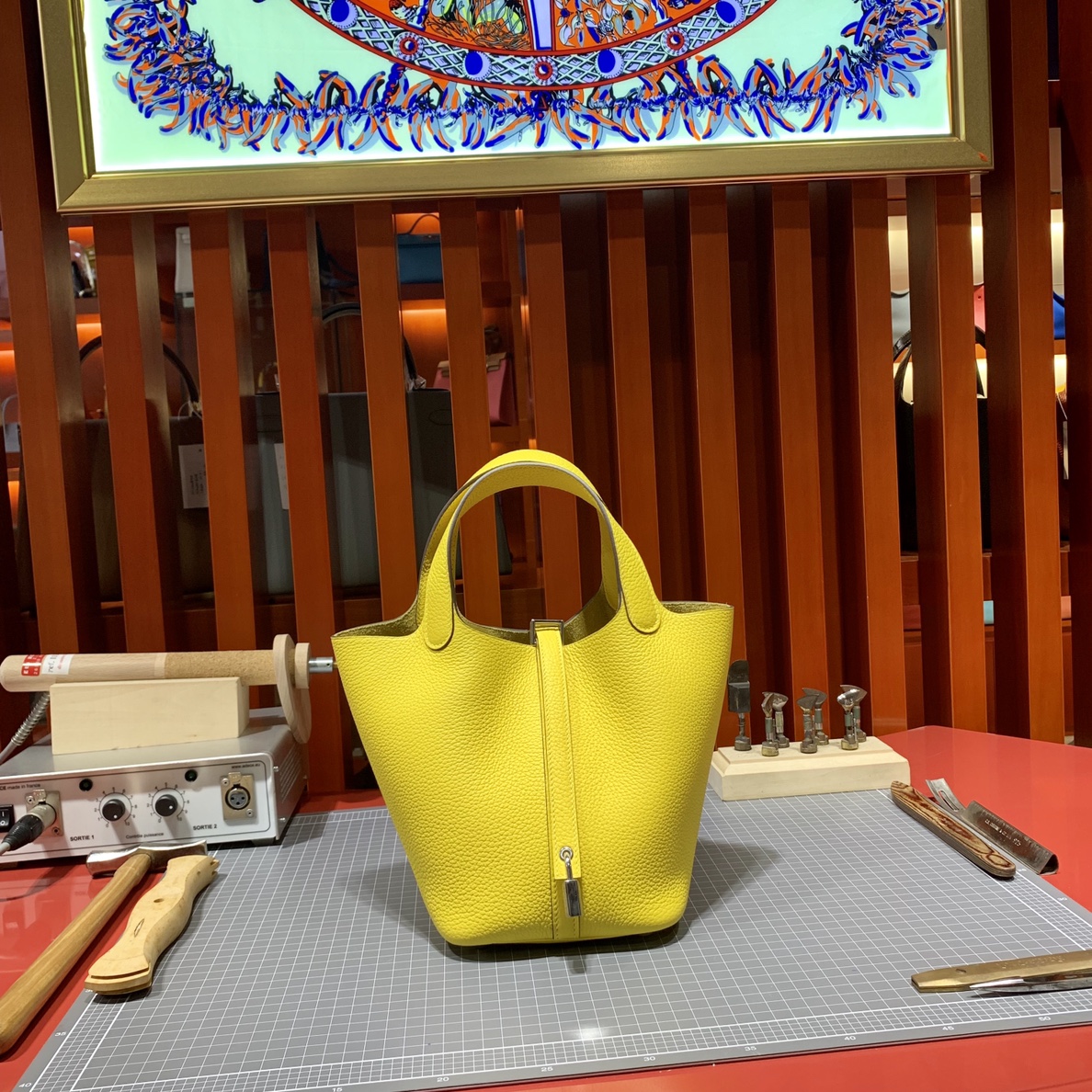 爱马仕Picotin包包 Hermes新色9O那不勒斯黄Togo皮菜篮子包18CM 银扣
