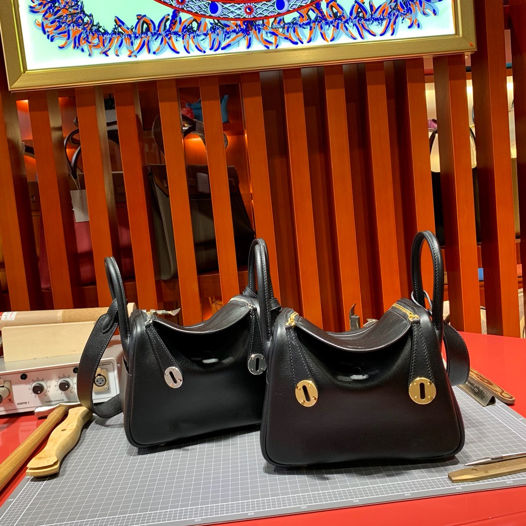 爱马仕Mini Lindy包包20cm Hermes原厂Swift牛皮迷你琳迪包 89黑色 金银扣