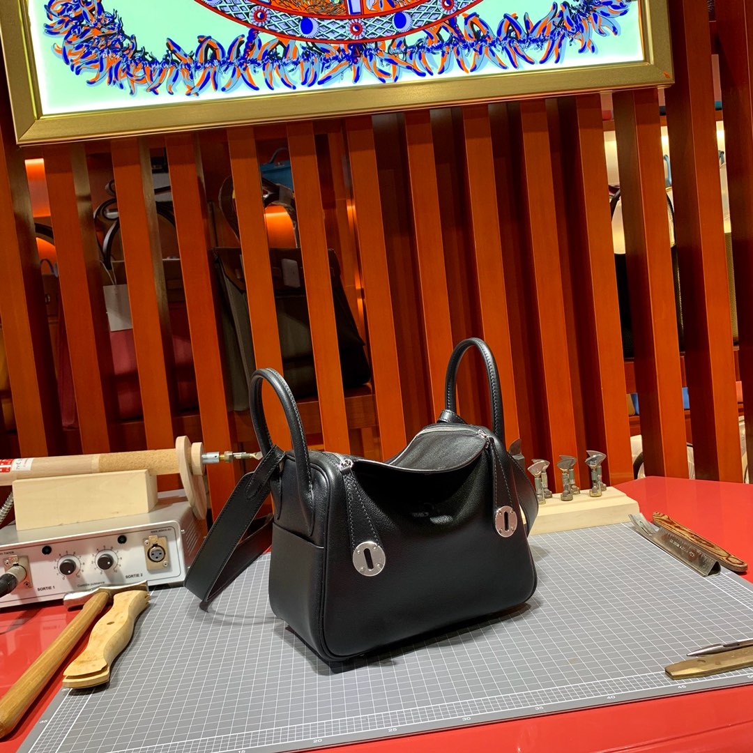 爱马仕Mini Lindy包包20cm Hermes原厂Swift牛皮迷你琳迪包 89黑色 金银扣