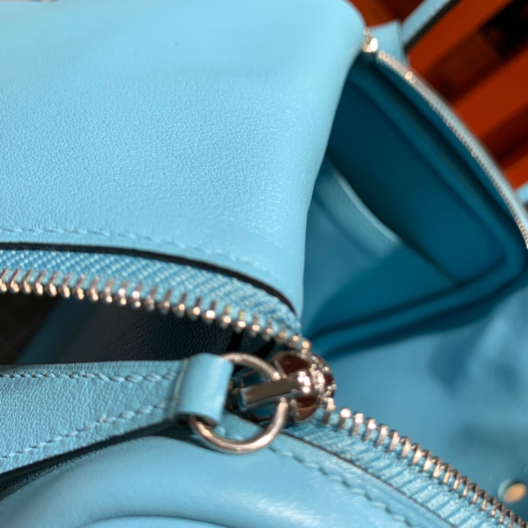 爱马仕琳迪包价格 Hermes Mini Lindy 20cm P3北方蓝Swift牛皮 银扣
