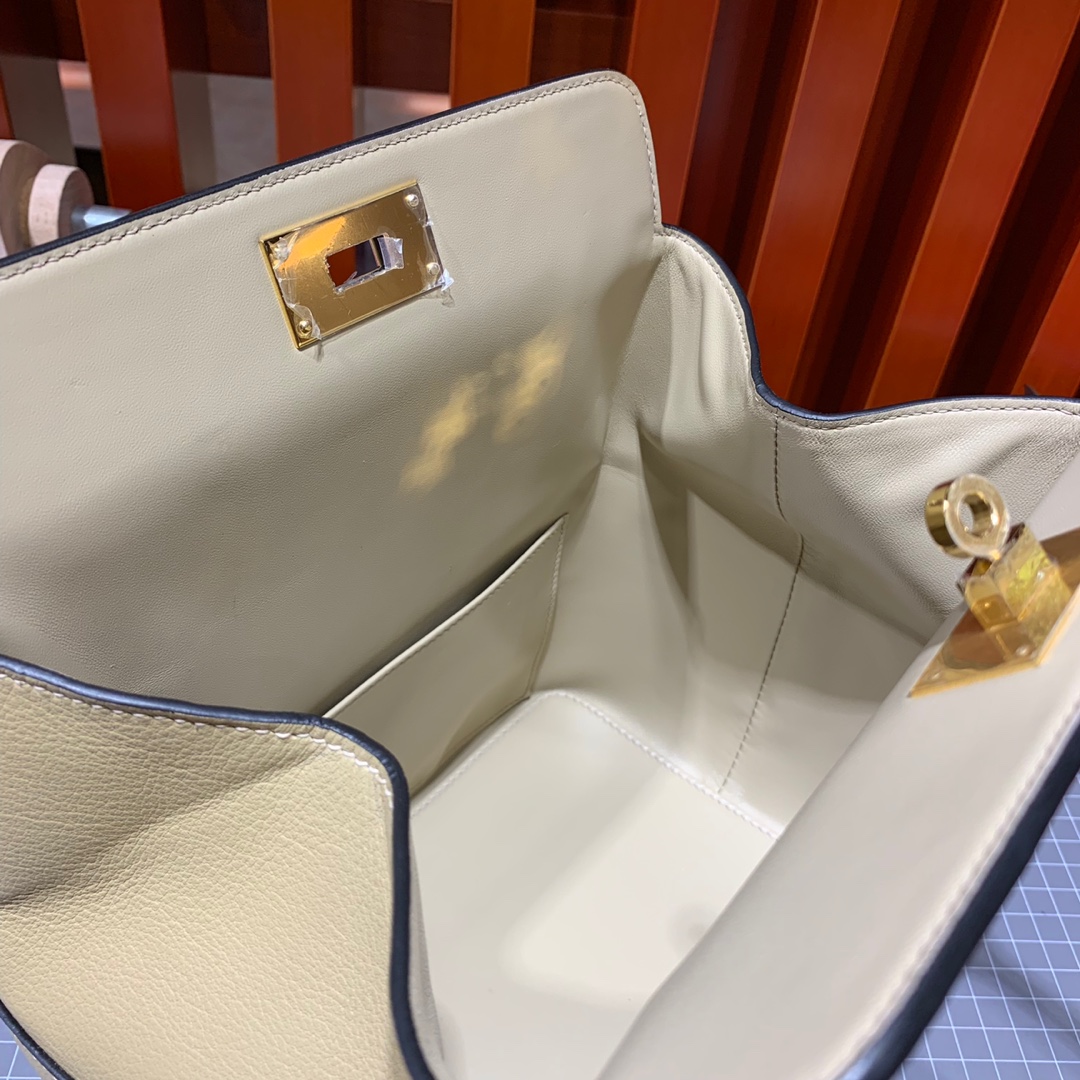 Hermes Toolbox 20CM 爱马仕进口Swift牛皮蜡线手缝工具包盒子包 风衣灰