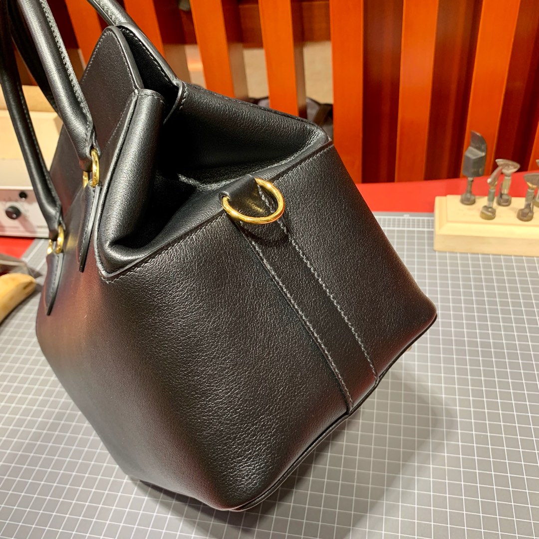 爱马仕女包批发 Hermes Toolbox20CM 黑色Swift牛皮工具盒子包 金扣