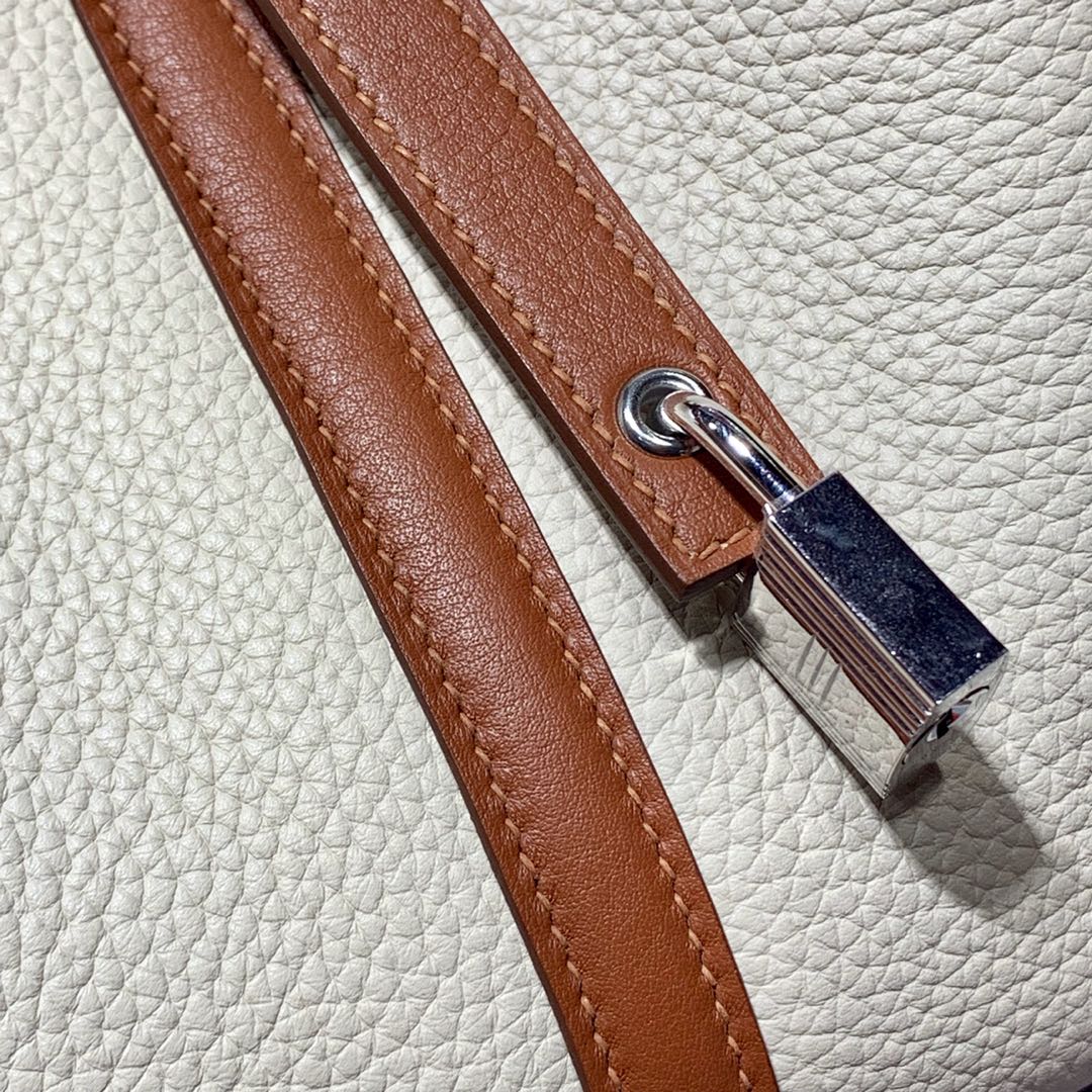 Hermes女包价格 爱马仕拼色菜篮子包Picotin22CM 奶昔白拼土黄 银扣