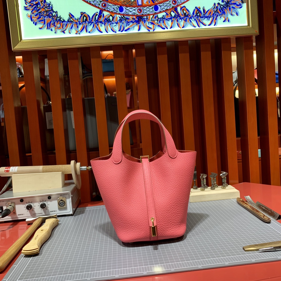 爱马仕菜篮子包 Hermes进口Togo牛皮Picotin水桶包18CM U5唇膏粉
