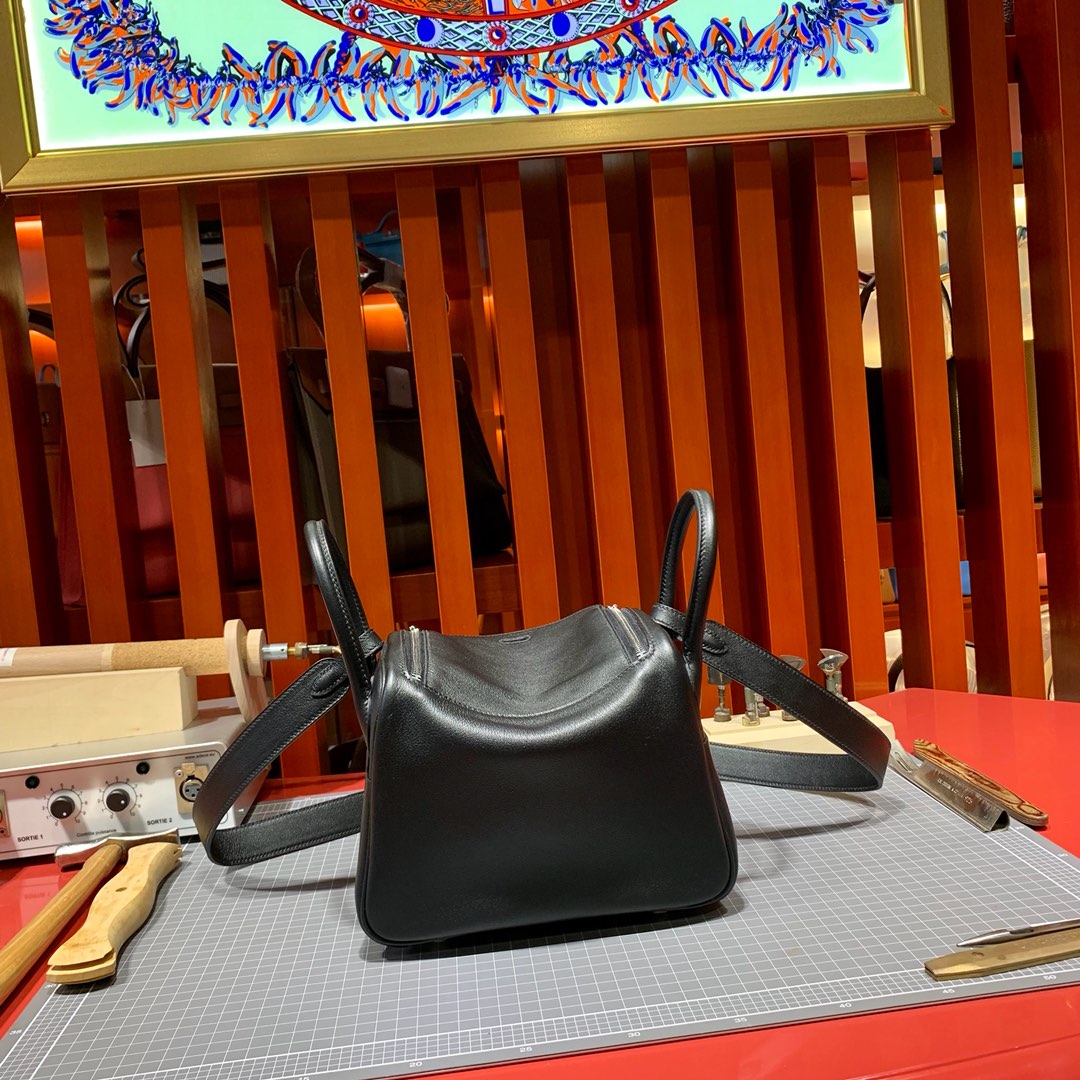 爱马仕Mini Lindy包包20cm Hermes原厂Swift牛皮迷你琳迪包 89黑色 金银扣