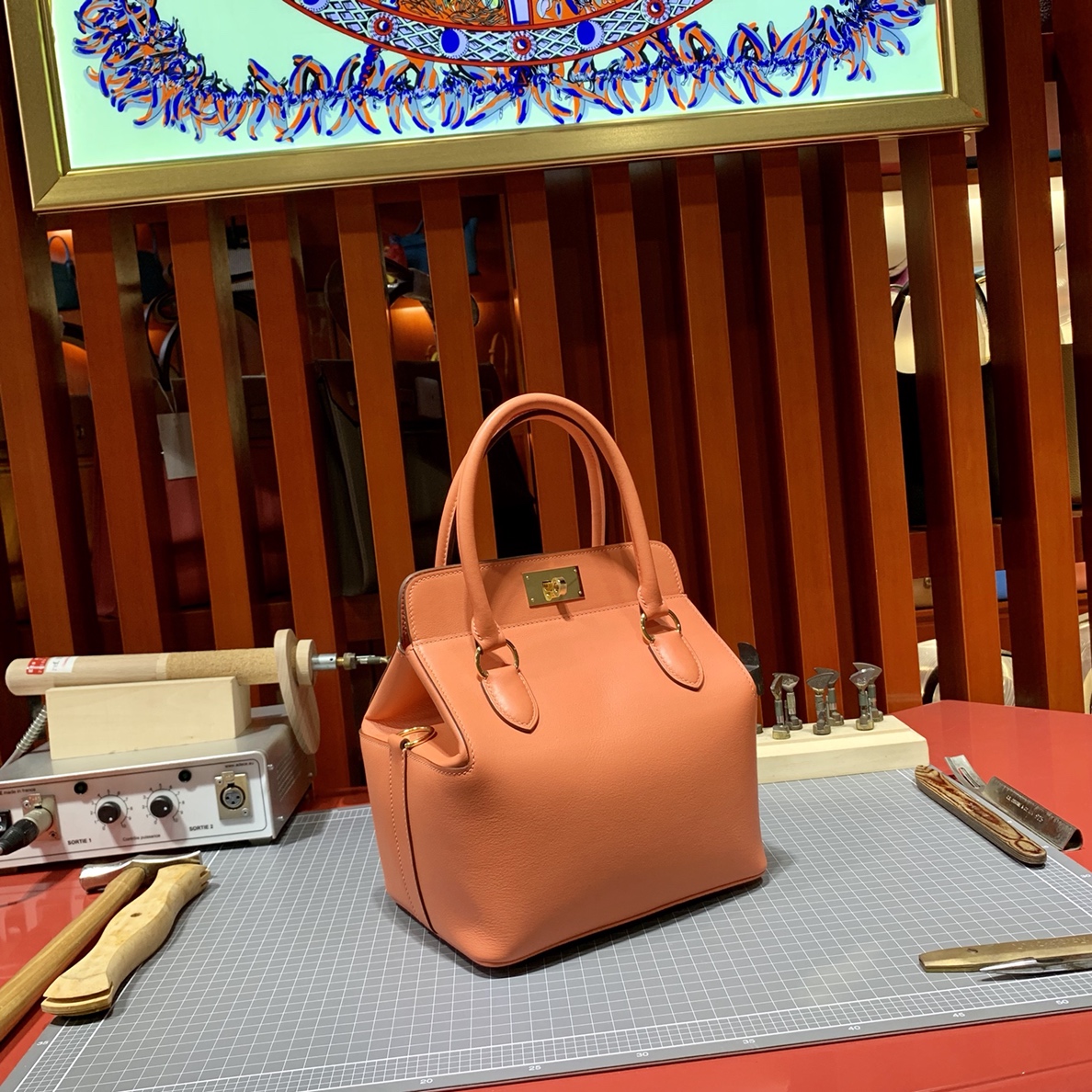 Hermes女包价格 爱马仕进口Swift牛皮工具包盒子包Toolbox20cm 金扣