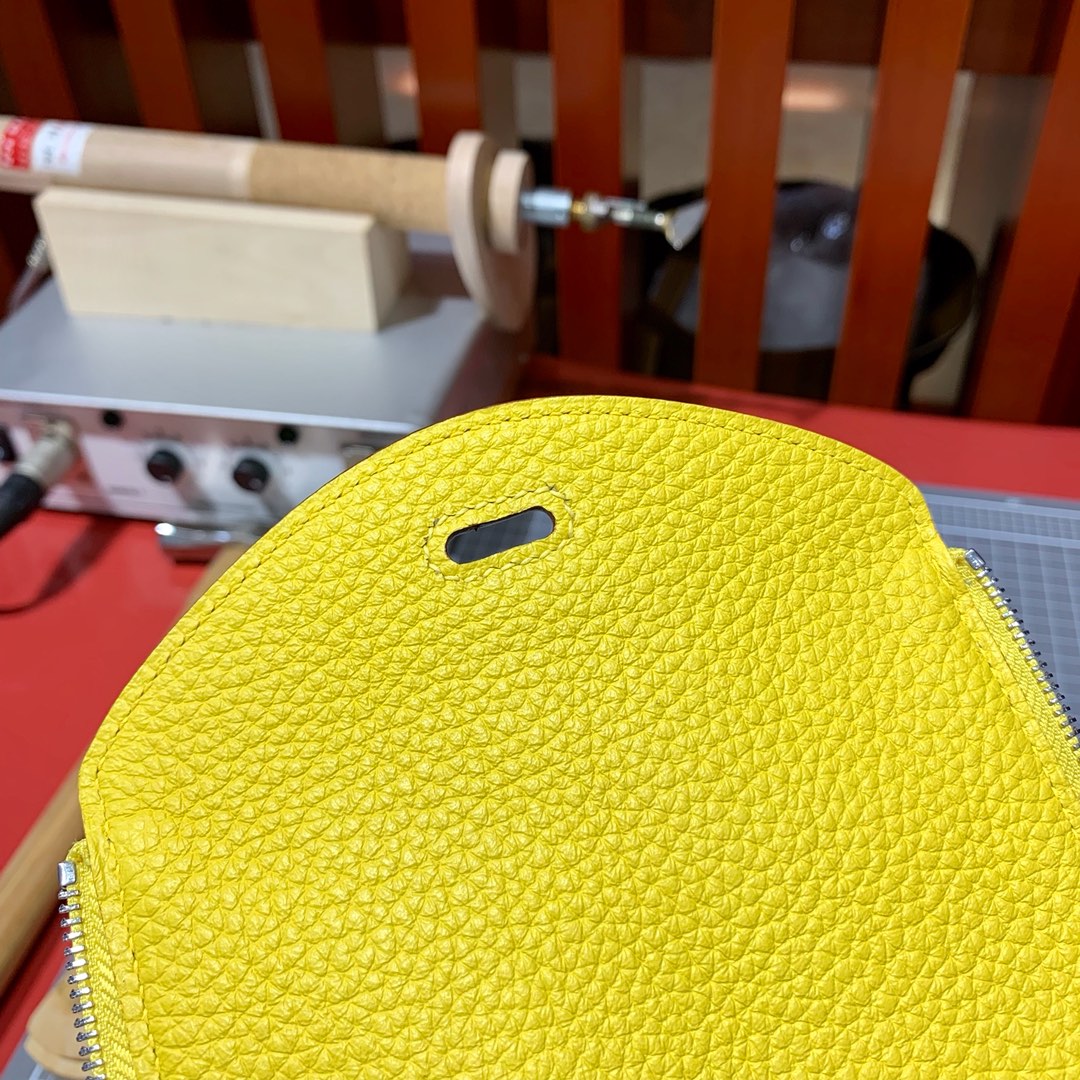 Hermes女包价格 爱马仕9O那不勒斯黄原厂TC牛皮Mini Lindy迷你琳迪包20CM