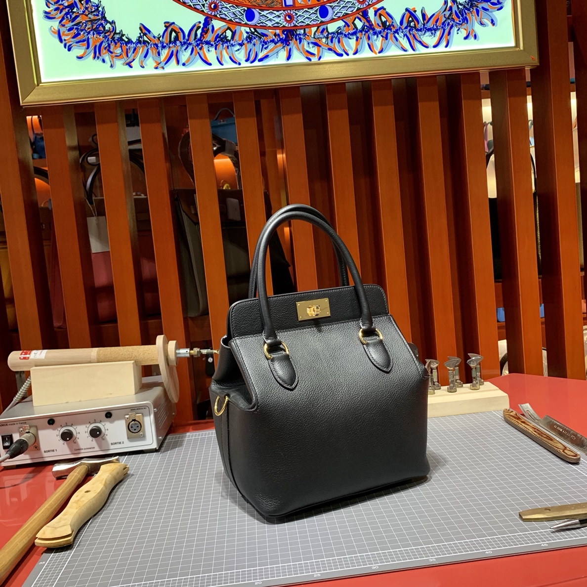 蜡线手工缝制 Hermes爱马仕进口Evercolor牛皮Toolbox盒子包20cm 黑色金扣